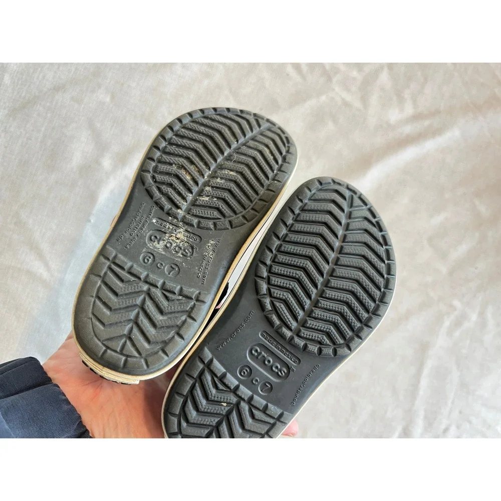 Crocs Kids Crocband Clogs Black White Toddler‎ Size 6-7 Sporty Slip On Shoes
